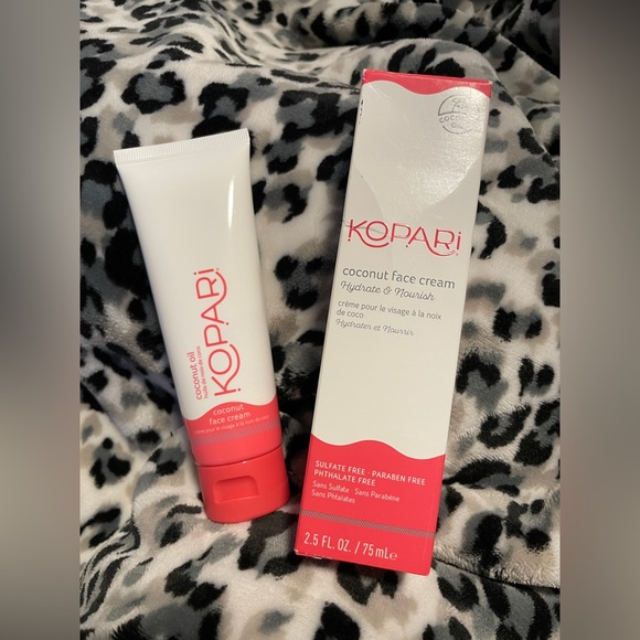 NIB KOPARI TROPICAL FACE CLEANSER & COCONUT FACE CREAM - Picture 7 of 12